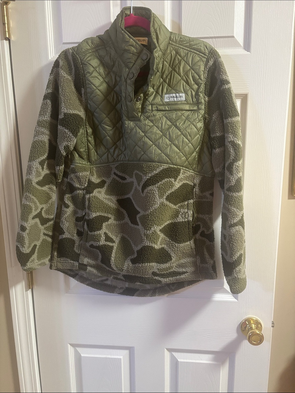 Magellan Outdoors Olive Green Quilted & Camo Fleece Pullover